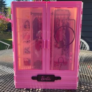 Barbie Fashionistas Ultimate Portable Closet Carry Case Pink & White